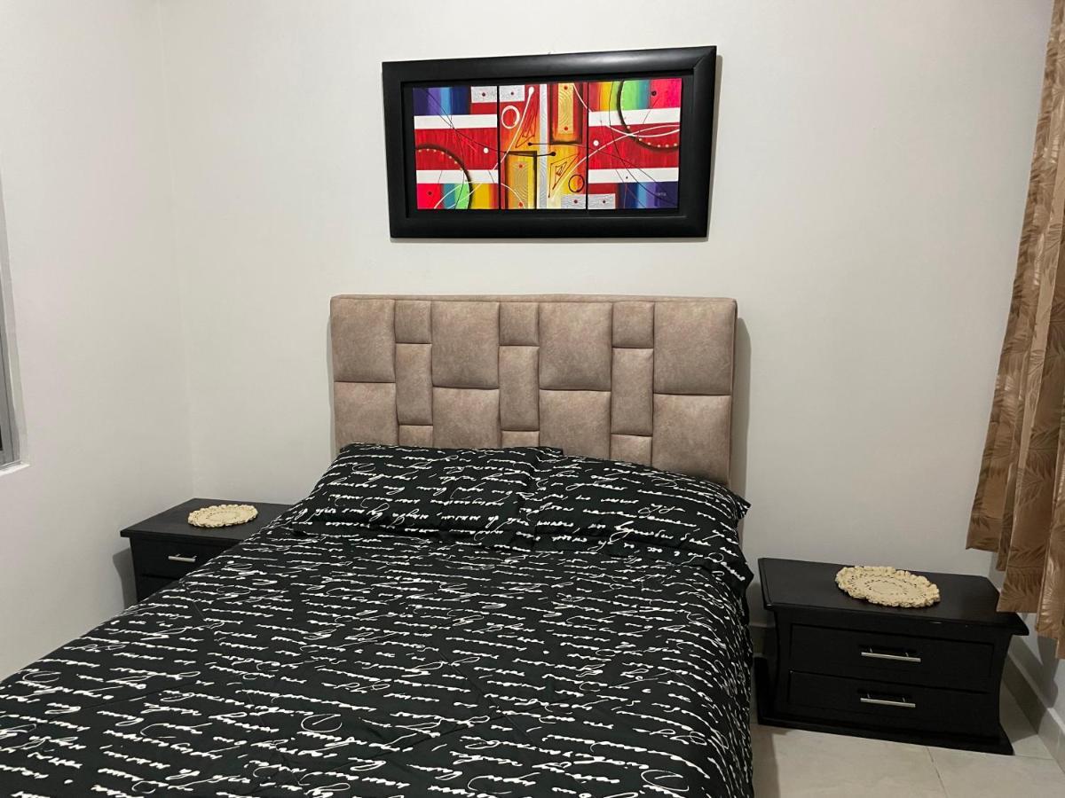 Apartamento Cerca A La Candelaria Y Hospitales Principales De Bogotá Zewnętrze zdjęcie